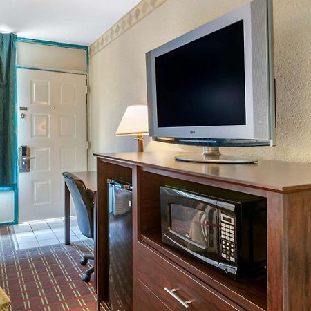 Rodeway Inn New Port Richey Dış mekan fotoğraf