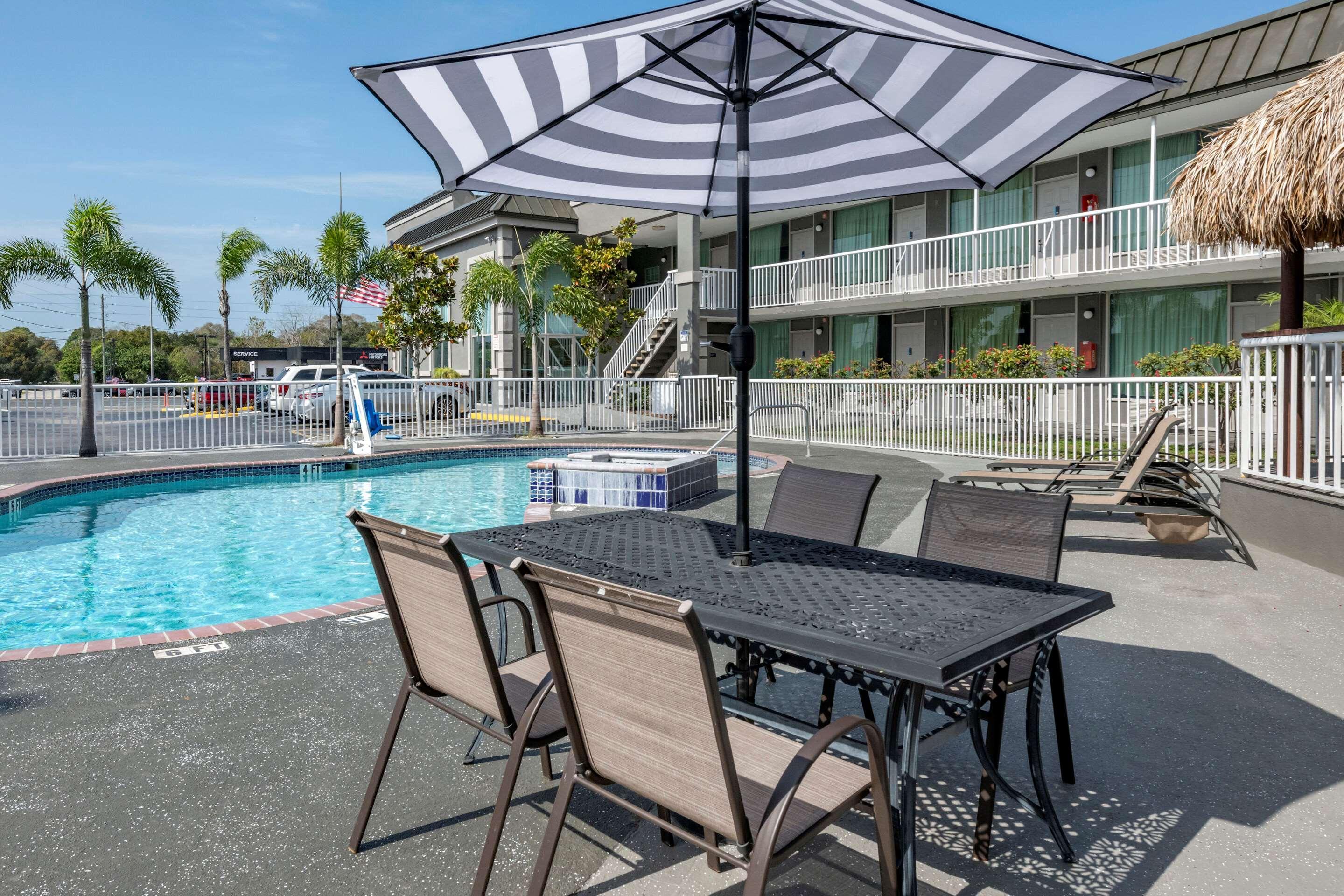 Rodeway Inn New Port Richey Dış mekan fotoğraf