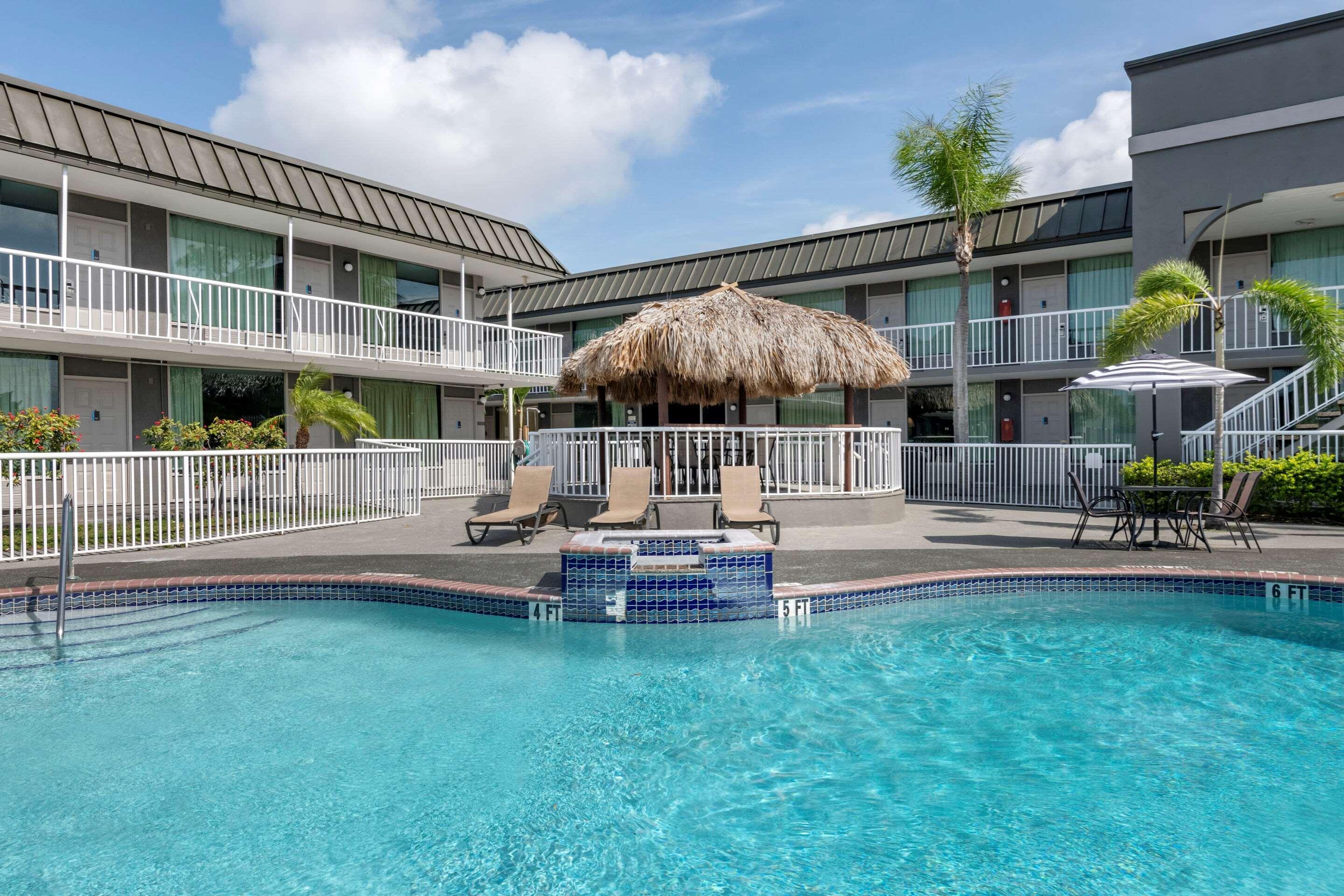 Rodeway Inn New Port Richey Dış mekan fotoğraf