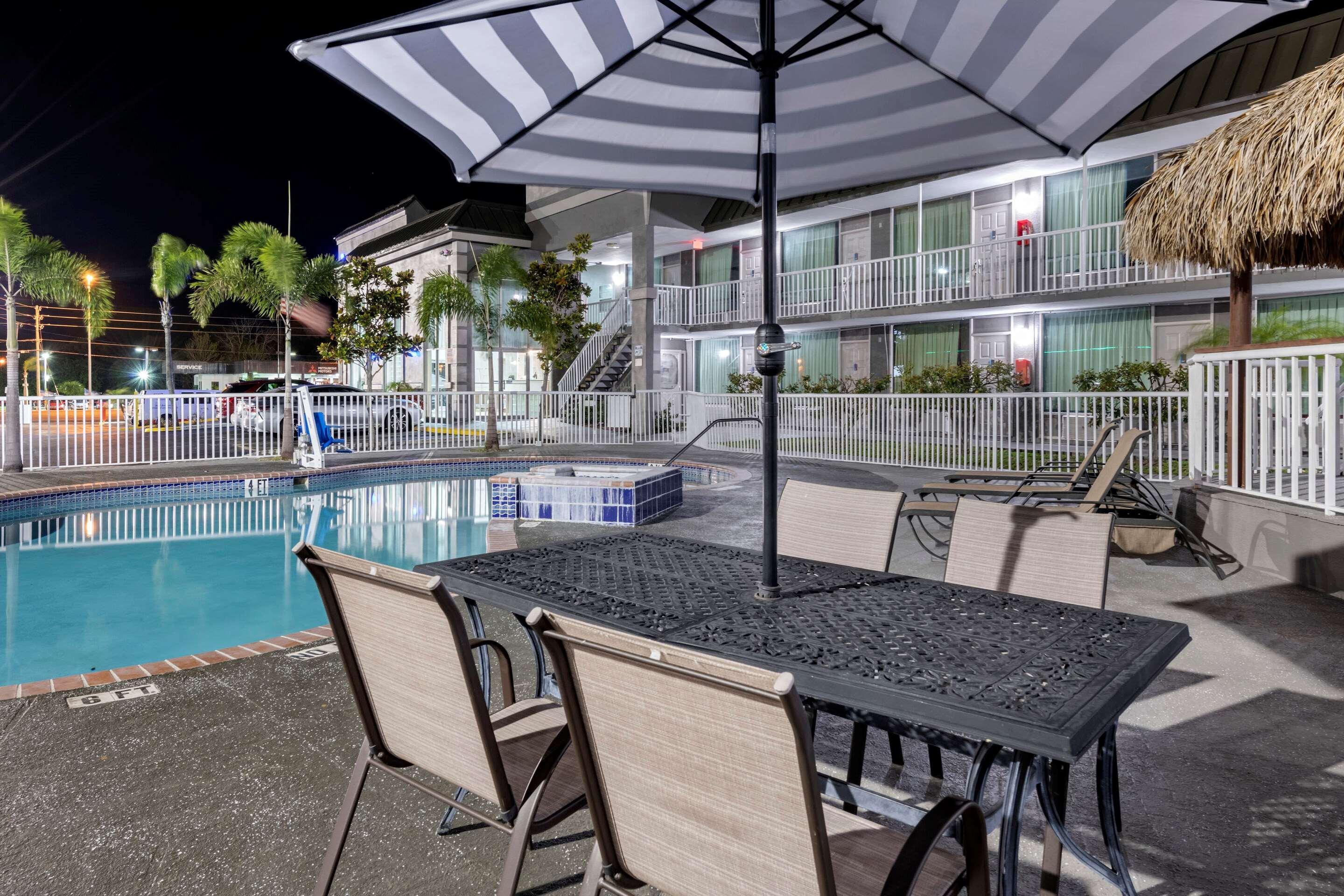 Rodeway Inn New Port Richey Dış mekan fotoğraf