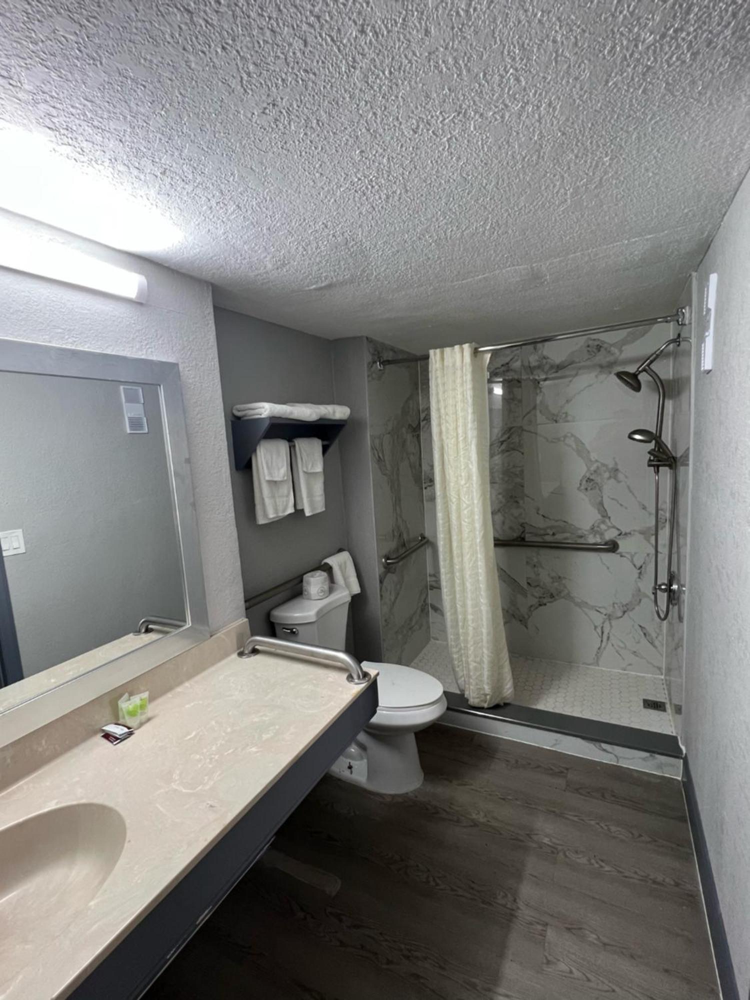 Rodeway Inn New Port Richey Dış mekan fotoğraf